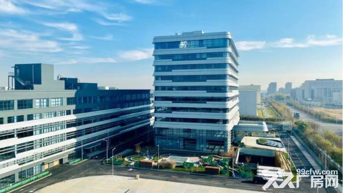天津东疆丰驰汽车保税展示中心-图3